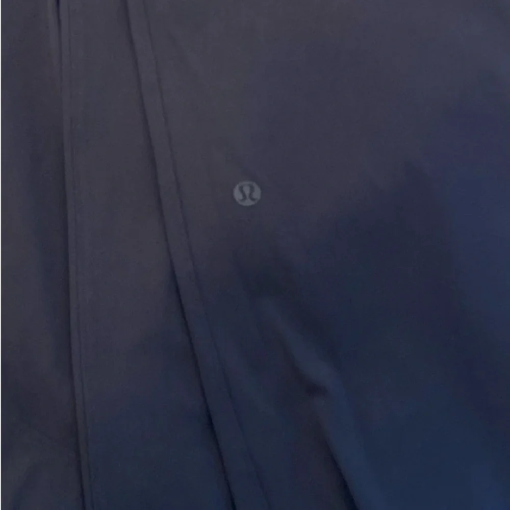 Lululemon Black On the Fly Jogger *Luxtreme Size 4, 28” Inseam